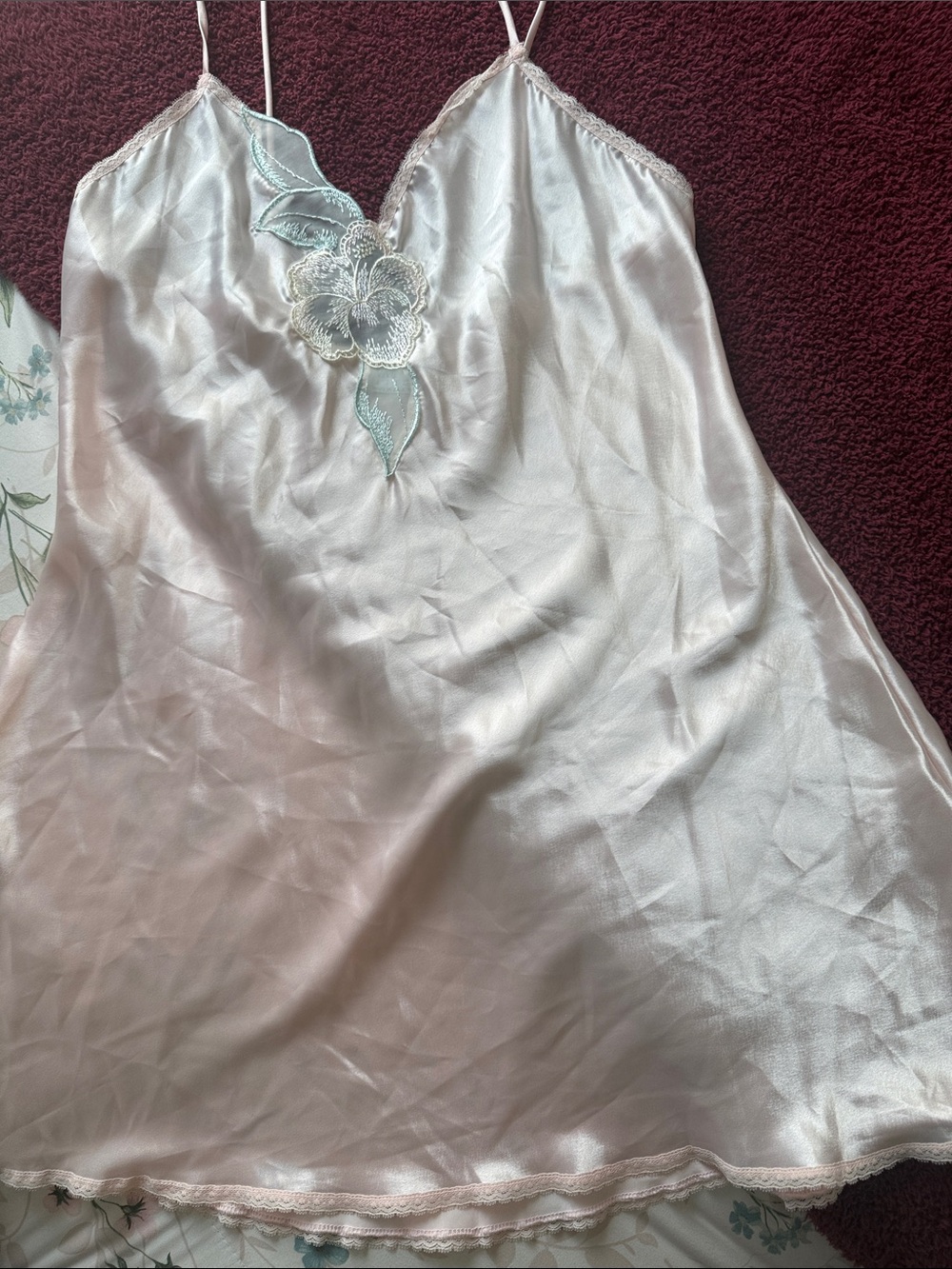 Vintage Val mode  Floral Appliqué Chemise Slip size L made in US